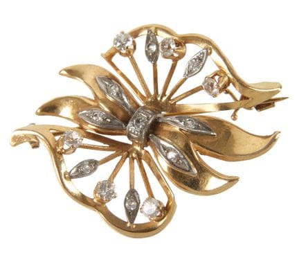 Broche en forma de lazo 
Estocolmo, 1931, oro blan