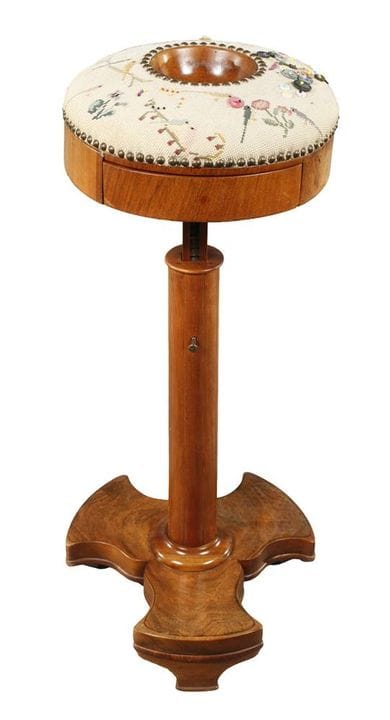 Nähstock Biedermeier 
um 1830, auch als Klöppelstä
