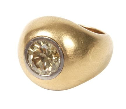 Magnífico anillo de mujer con un brillante de apro