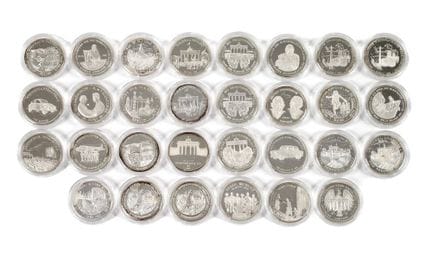 Lot de médailles d'argent sur le thème de l'histoi