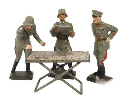 Ensemble de table à cartes « Lineol » 
Années 1930