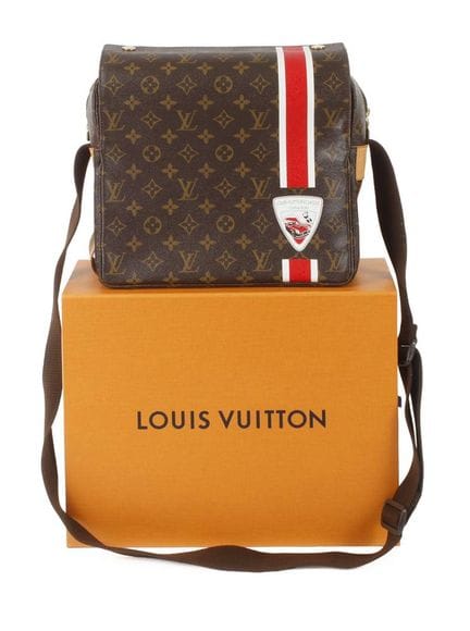 Louis Vuitton Monogram China Run 
2008, estampillé