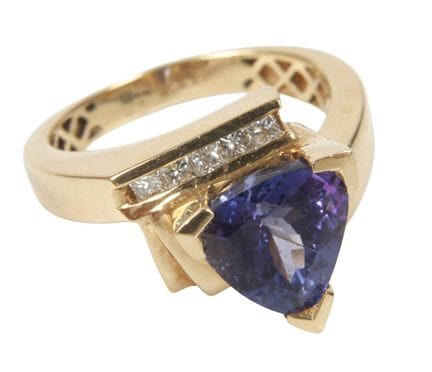 Anillo de mujer con tanzanita y diamantes
de época