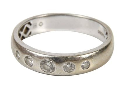 Anillo de aro con brillantes
de época moderna, oro