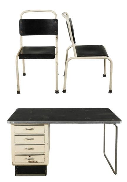 Arzt-Schreibtisch und zwei Stühle
deutsch, 1950er 