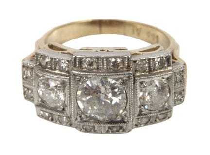 Magnífico anillo de mujer con diamantes
hacia 1920