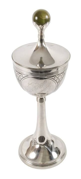 Übergroßer Silberpokal Jugendstil 
datiert 1912, S