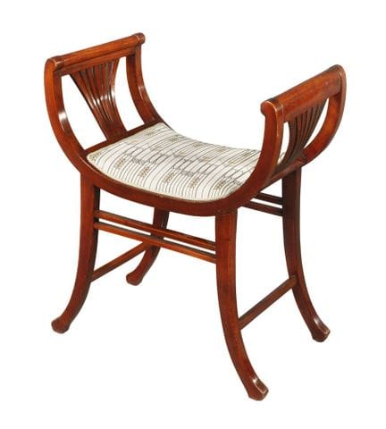 Gebrüder Thonet Wien Gondelhocker 
um 1910, am Bod