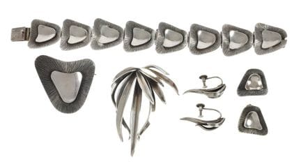 Zwei Schmucksets 
um 1970, Silber gestempelt Sterl
