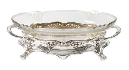 Große Jardiniere Jugendstil
um 1900, Silber gestem
