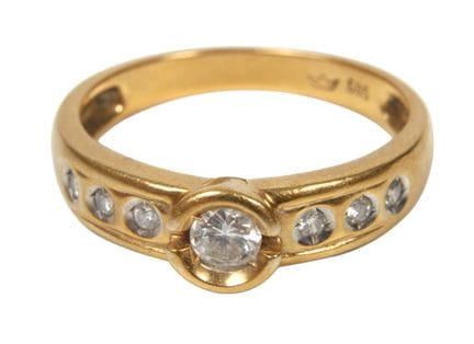 Anillo de mujer con diamantes
hacia el año 2000, o