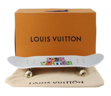 Skateboard Louis Vuitton MNG Comics
2023, portant 