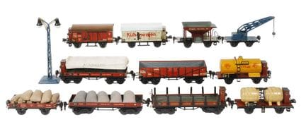Lot de wagons de marchandises Märklin et d'une lam