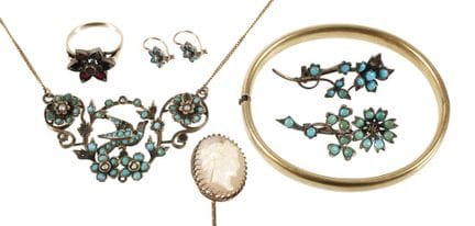 Conjunto de joyas históricas
de alrededor de 1900,