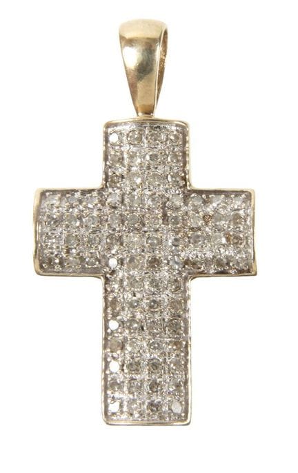 Colgante en forma de cruz con diamantes
de estilo 