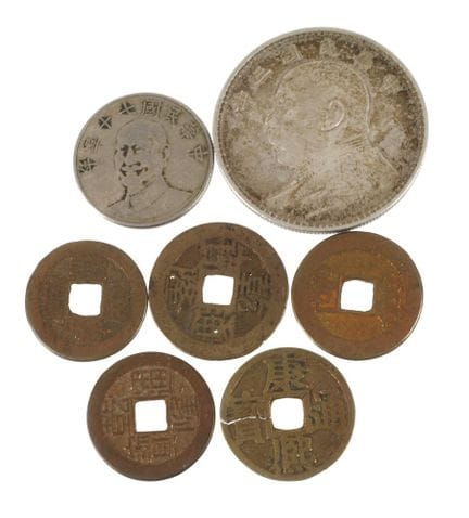 Lot de pièces chinoises
sept pièces, dont 1 dollar