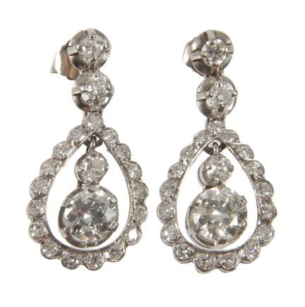 Par de pendientes de diamantes de alta calidad
hac