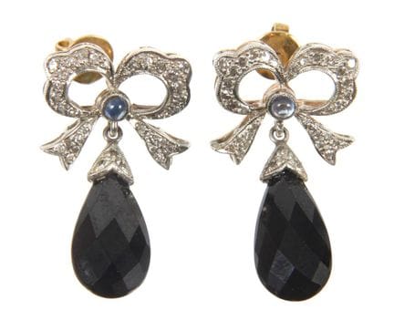 Par de pendientes colgantes con diamantes y piedra