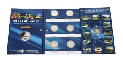Collection de médailles en argent représentant les