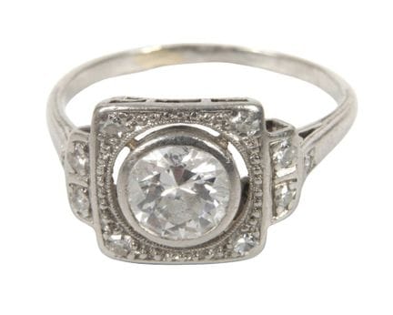 Anillo de platino con un brillante de aproximadame