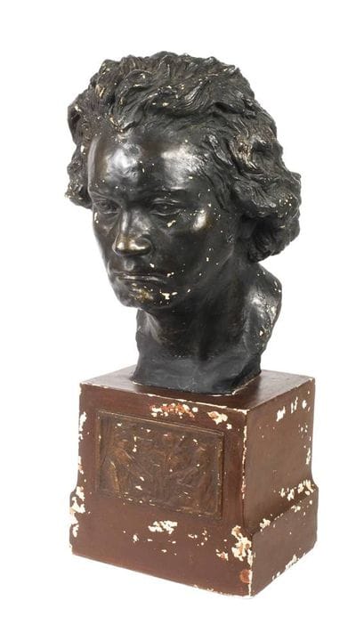 Carl Seffner, buste de Beethoven
daté de 1919, sig