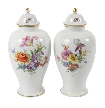 Paire de grands vases à couvercle « Bouquet de fle