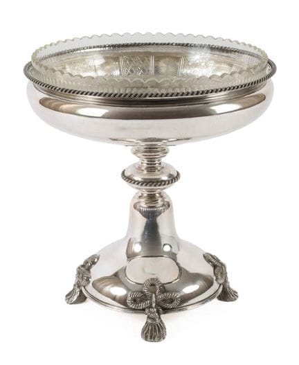 Grand centre de table en argent
Seconde moitié du 