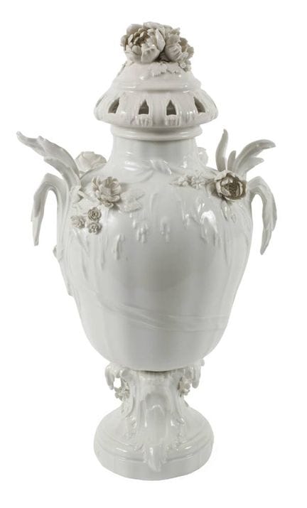 KPM Berlin, somptueux vase à pot-pourri 
Conçu ver