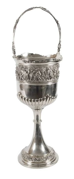 Seau à champagne sur pied en argent, style histori