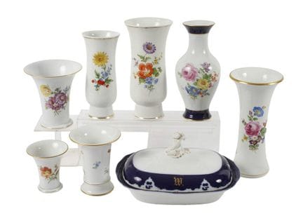 Ensemble de vases et d'une terrine de Meissen
six 