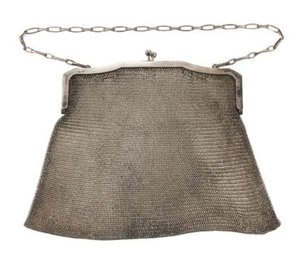 Sac de soirée en argent
vers 1910, argent poinçonn