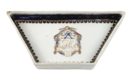Petit bol orné des armoiries de Joséphine de Suède