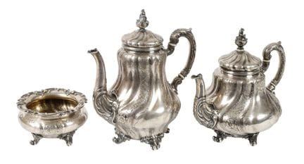 Pièce maîtresse en argent de style historiciste
ve
