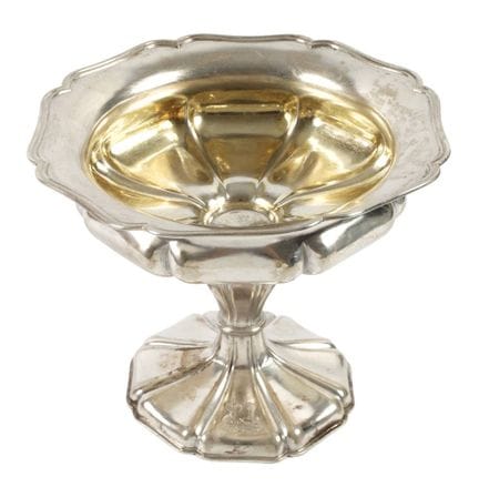 Tasse en argent provenant d'une collection noble
1