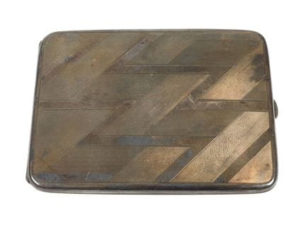 Étui à cigarettes en argent
vers 1930, argent poin
