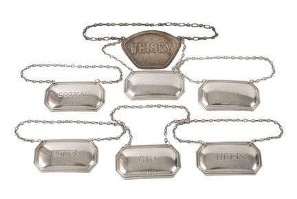 Étiquettes pour carafes et décanteurs en argent
Se