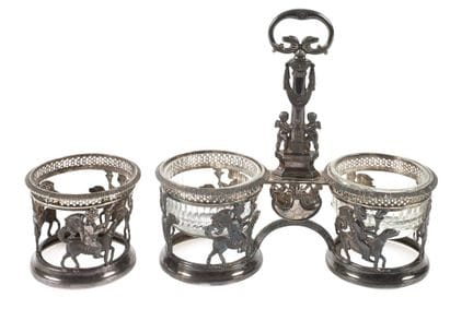 Service en argent français provenant d'une collect