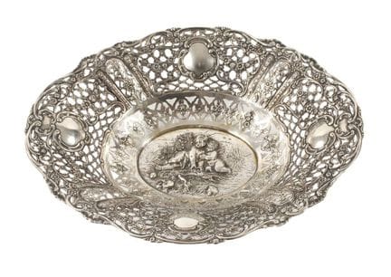 Coupe ajourée en argent, style historiciste
probab