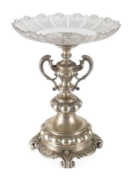 Grand centre de table en argent, style historicist
