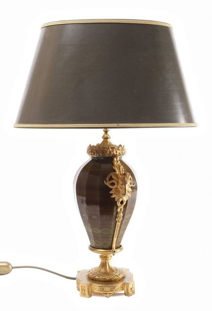 Grande lampe en verre lithyal 
France, 2e moitié d