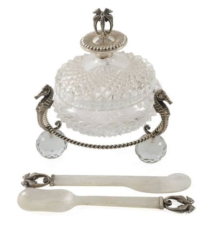 Coupe à caviar avec monture en argent et couverts 