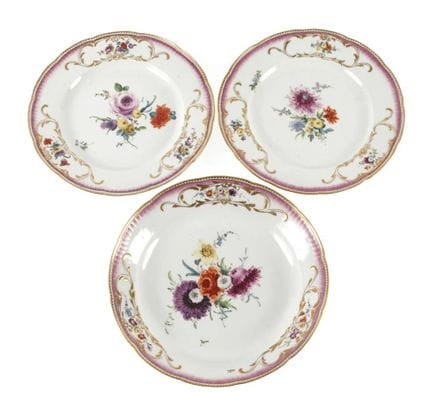 Deux assiettes de table et un bol de Meissen de la