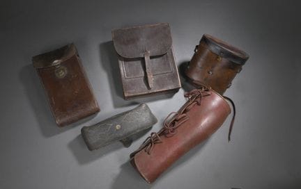 Leather set: pair of leg gaiters, cartridge belt, 