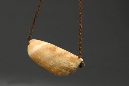 Collier traditionnel honorifique fidjien dit tabua