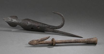 Lot 2 fers de Harpons baleiniers.
L. 35 cm et 28 c