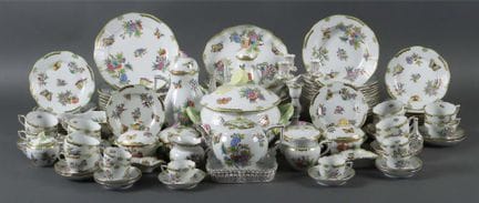 "Queen Victoria" coffee, tea, mocha, and dinner se