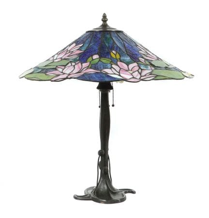 Tiffany-style table lamp from the late 20th centur