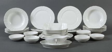 Thirty-eight pieces from the “Neuosier” service, d