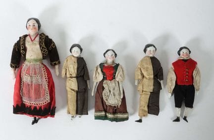 5 poupées de salon, modèle ancien, têtes en porcel