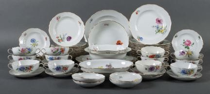 Sixty-nine pieces from the “Deutsche Blume” Meisse